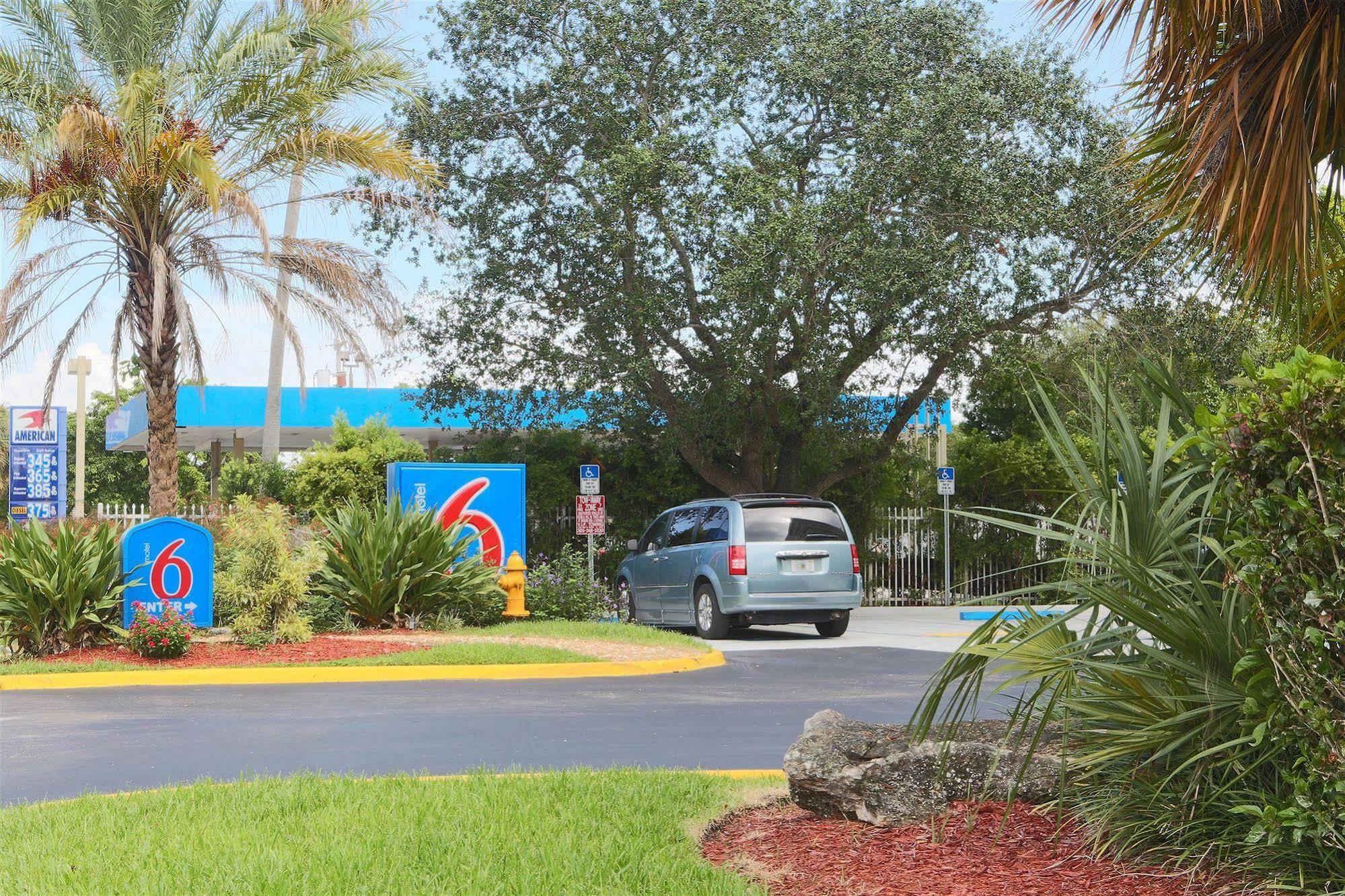 Motel 6-Cutler Bay, Fl Екстер'єр фото