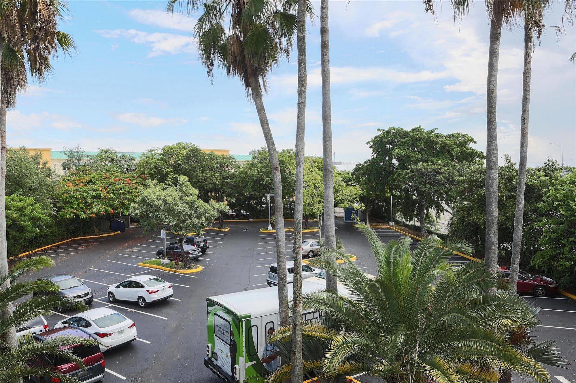 Motel 6-Cutler Bay, Fl Екстер'єр фото