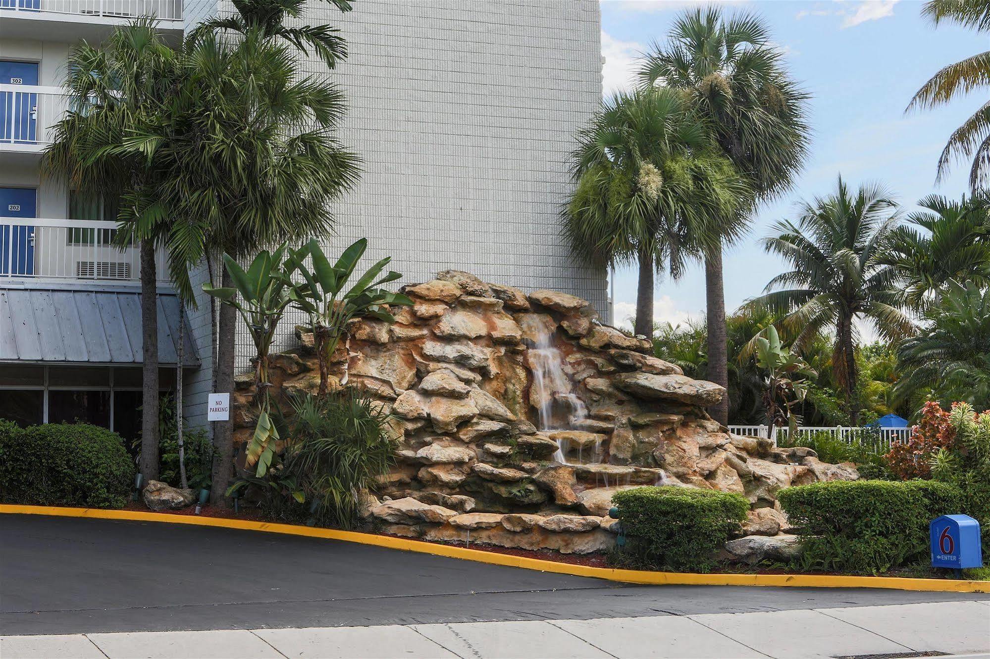Motel 6-Cutler Bay, Fl Екстер'єр фото
